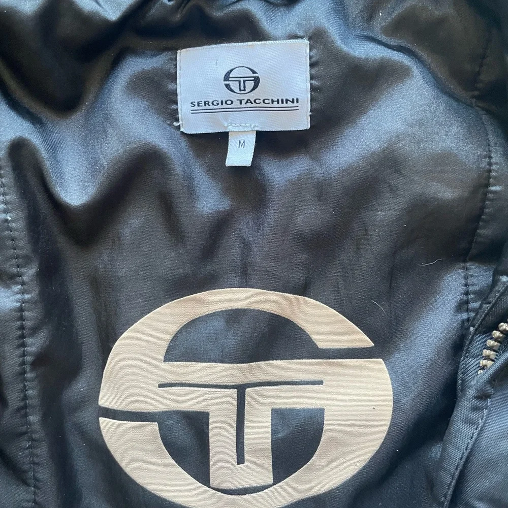 Sergio Tacchini Black Hooded Jacket - Picture 2 of 4